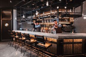 Paradox Vancouver