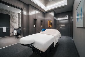 Paradox Vancouver