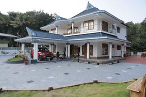 Captivating 5-bed Villa in Vettiyar