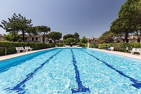 Spacious House With Garden and Pool