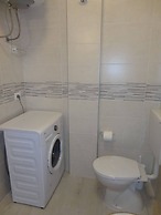 Modern Flat for 6 With Shared Pool