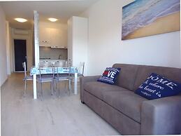 Modern Flat for 6 With Shared Pool