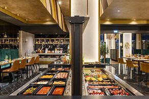 Emerald Downtown Suites