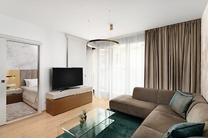 Emerald Downtown Suites
