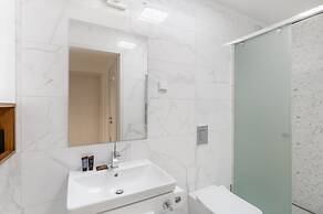 Emerald Downtown Suites