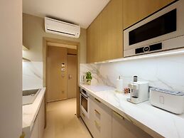Emerald Downtown Suites