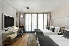 Emerald Downtown Suites
