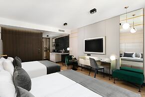 Emerald Downtown Suites