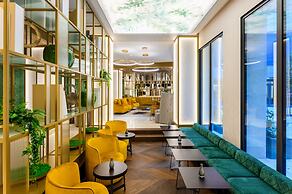 Emerald Downtown Suites