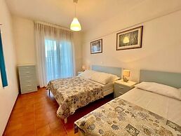 Seafront Apartment With Pool