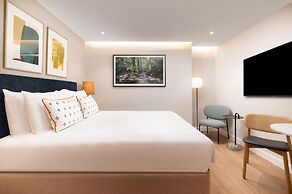 The Lincoln Suites