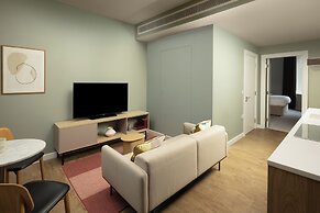 The Lincoln Suites