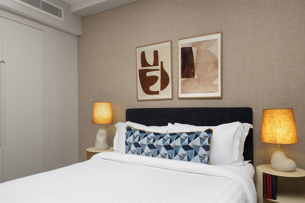 The Lincoln Suites