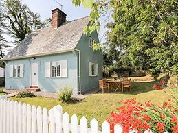 Dinam Lodge