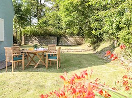 Dinam Lodge