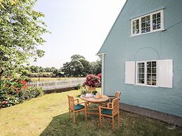 Dinam Lodge
