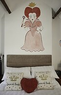 Violets Wonderland Cottage