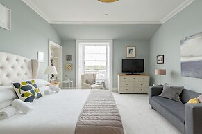 Crescent House