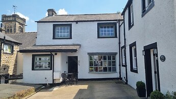 Bashall Barn, Eaves Hall, Outbarn all Close by