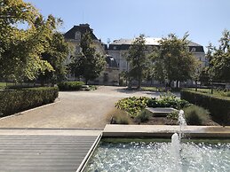 Charmant Zola