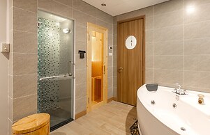 Selegend Hotel