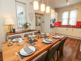 Lonsdale Cottage