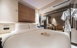 MU:TE Hotel