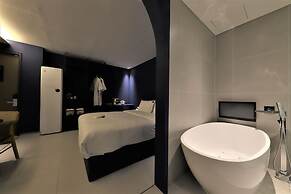 MU:TE Hotel
