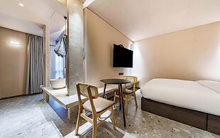 MU:TE Hotel