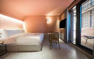 MU:TE Hotel