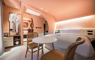 MU:TE Hotel