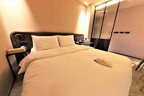 MU:TE Hotel