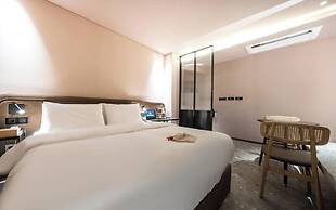 MU:TE Hotel