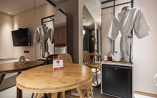 MU:TE Hotel