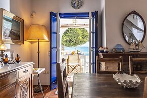 Beachfront Spetses Spectacular Fully Equipped Traditional Villa Famili
