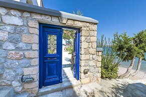 Beachfront Spetses Spectacular Fully Equipped Traditional Villa Famili