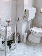 Bb Chic Room With Shared Bathroom in the City