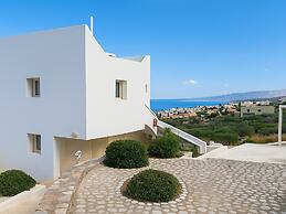 Entire Villa Full View 3 Bedrooms 3 Bathrooms 3 Kitchens