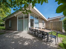 Bungalow Near Dutch Beaches & Nature Trails
