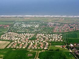 Bungalow Near Dutch Beaches & Nature Trails