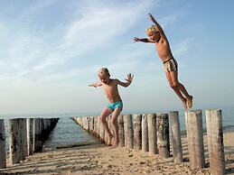 Bungalow Near Dutch Beaches & Nature Trails