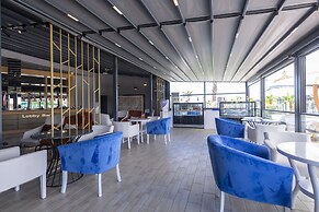 Palmora Lara Hotel