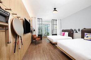 Moxy Shenzhen North Station