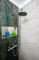 Metropole Apartments Studio City