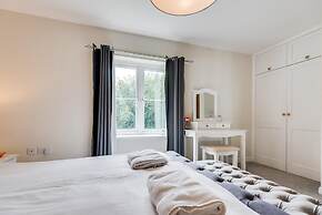 Modern 2 Bedroom Apartment in Popular Jericho