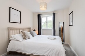 Modern 2 Bedroom Apartment in Popular Jericho