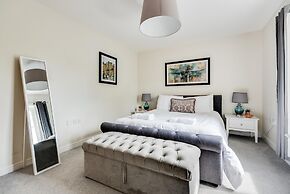Modern 2 Bedroom Apartment in Popular Jericho