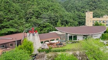 Namwon Hanjeungwonstay Pension
