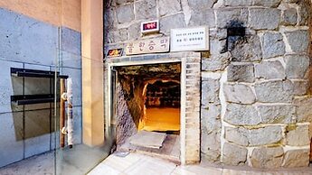Namwon Hanjeungwonstay Pension