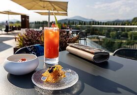 Life Hotel